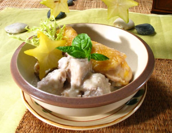 Stewed Chicken and Taro in Casserole